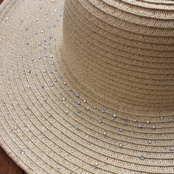 Sun hat - Picture 2 of 2